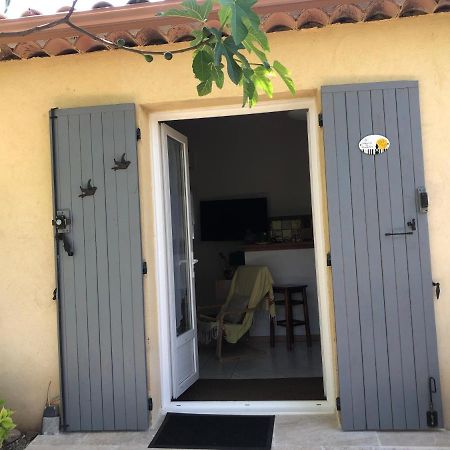 Le Cabanon Des Hirondelles Villecroze Exterior foto