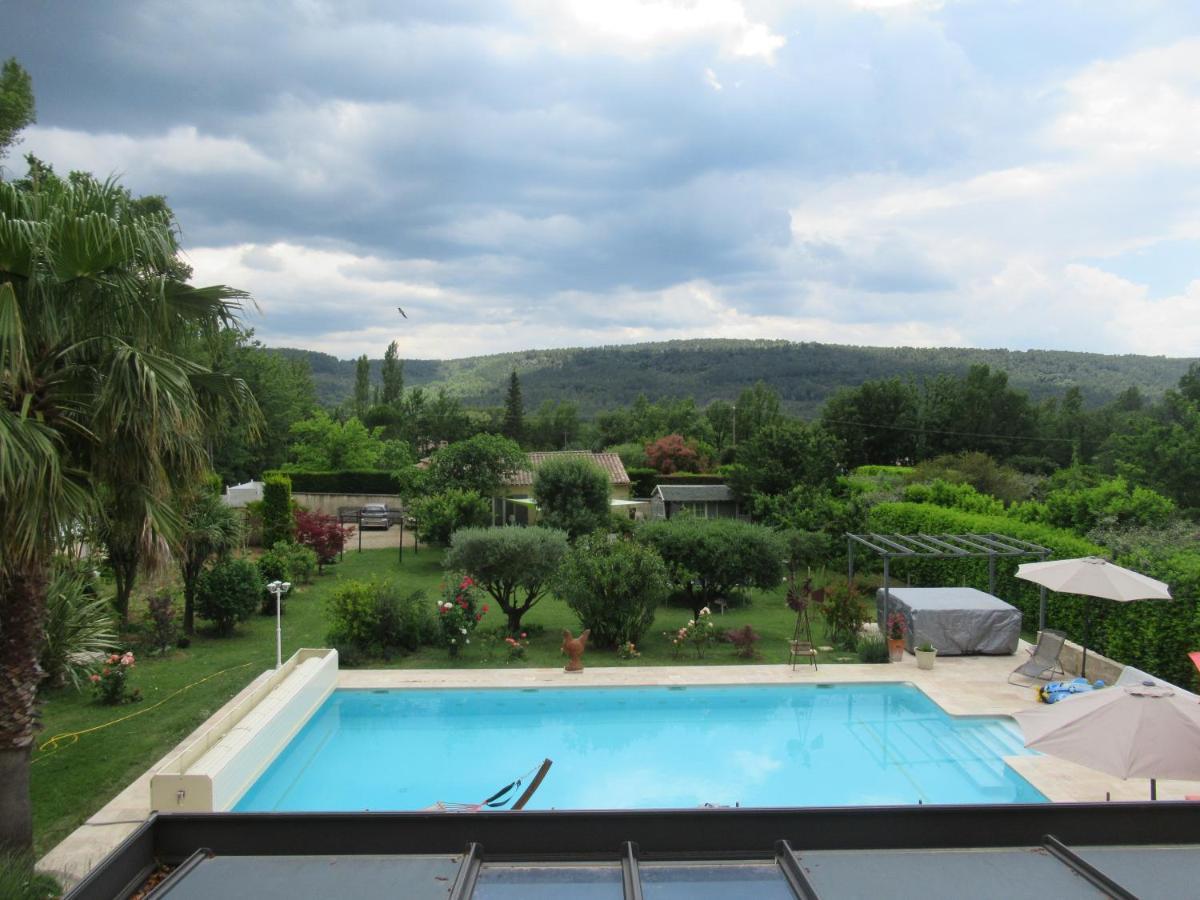 Le Cabanon Des Hirondelles Villecroze Exterior foto